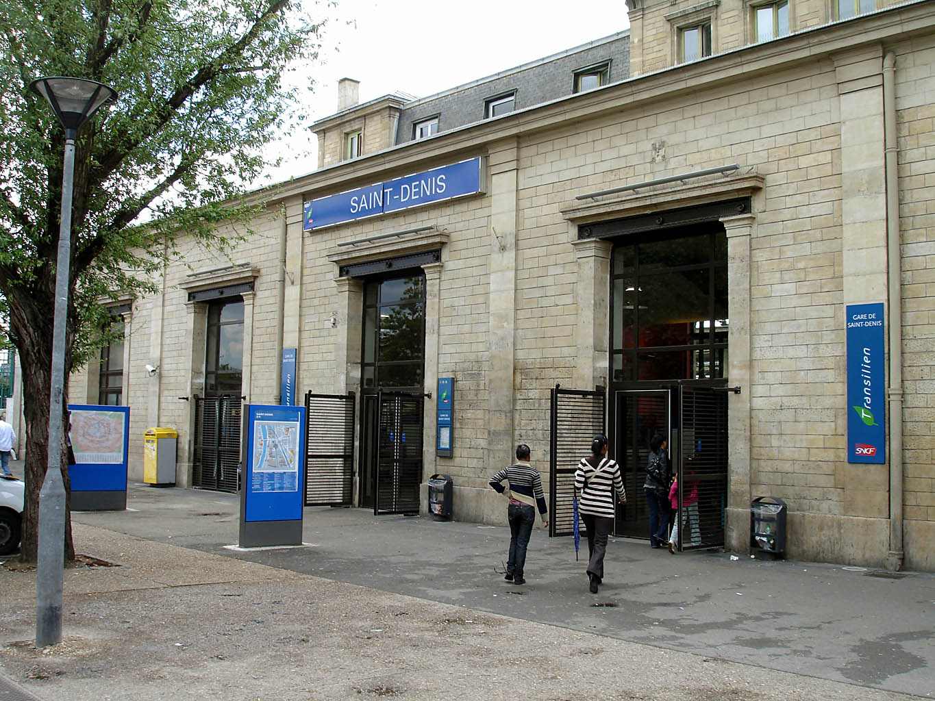 Gare_de_Saint-Denis_sncf-transilien-rer-d
